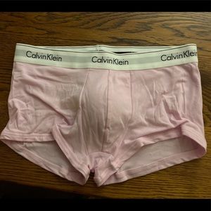 🏳️‍🌈🏳️‍🌈 Calvin Klein Pink boxer briefs